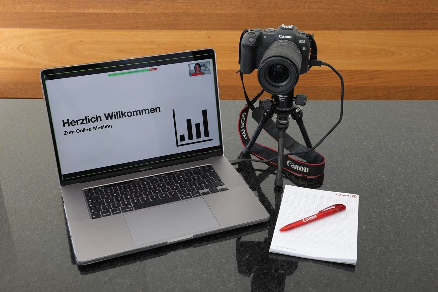 Canon EOS RP + RF 24-105mm F4-7.1 IS STM — imagen 2