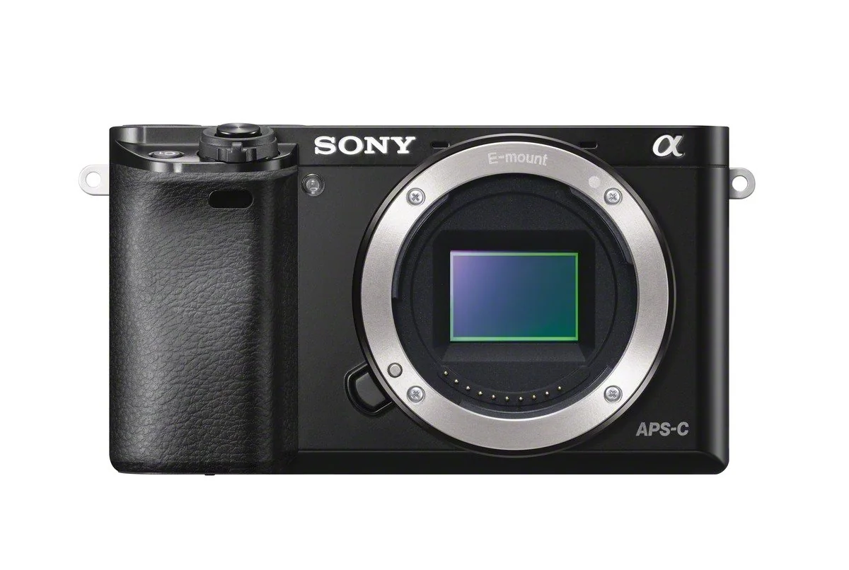 Sony Alpha 6000 + E PZ 16-50mm F3.5-5.6 OSS — imagen 2